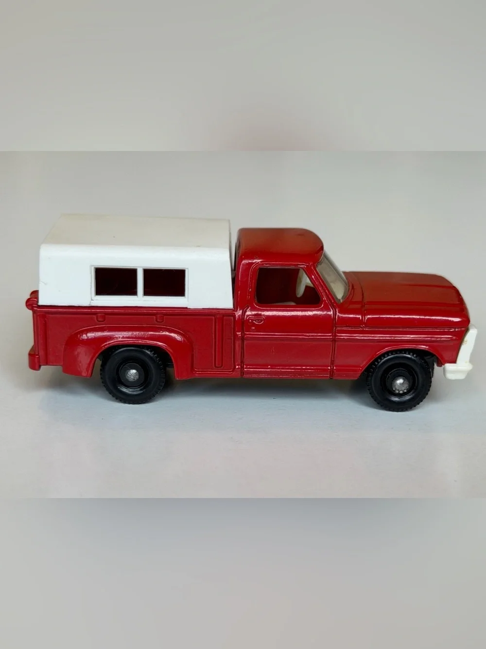 Vintage Matchbox No 6 Ford Pick Up Truck Red with White Canopy Lesney England